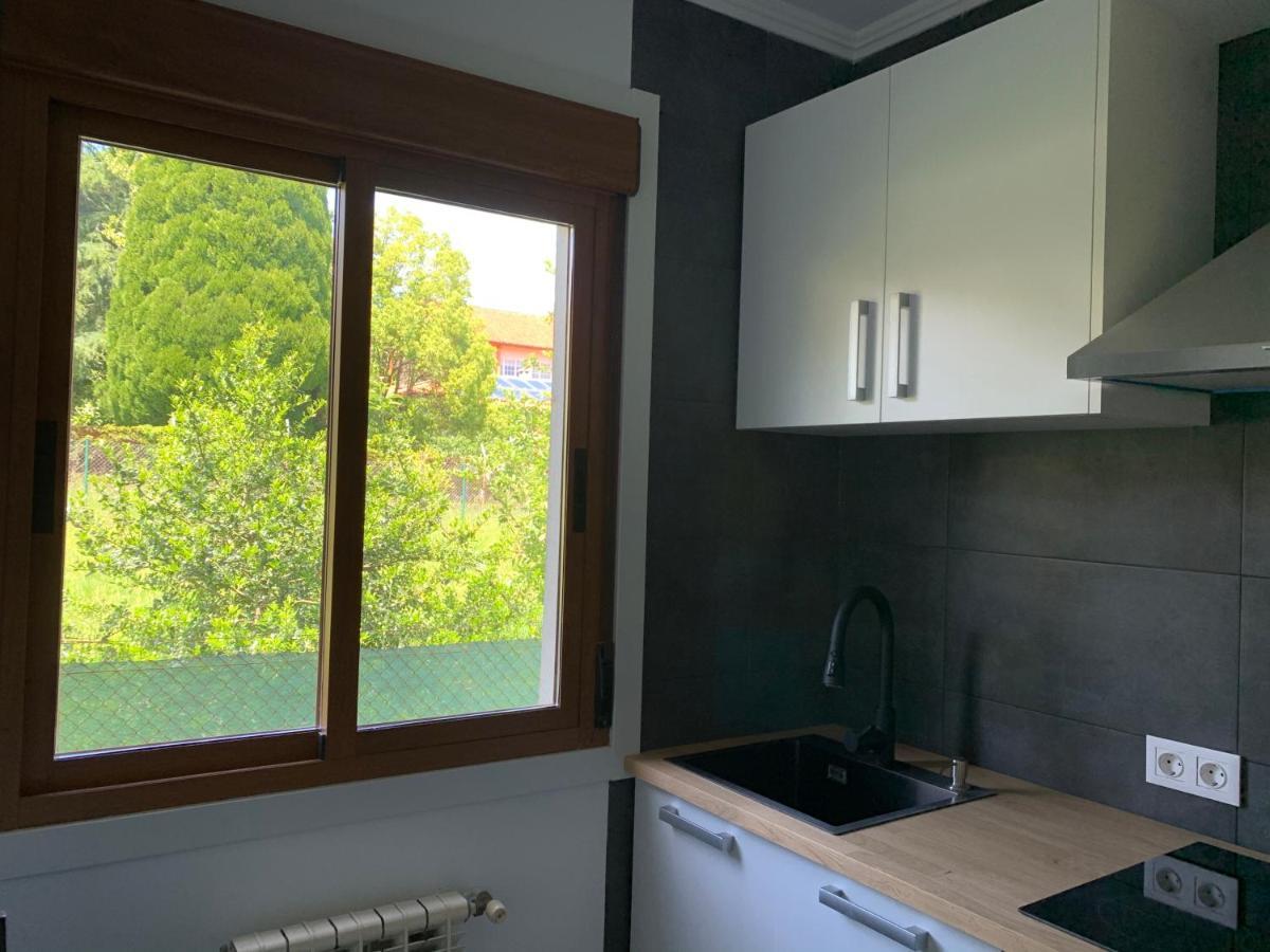 A Casa Vermella Con Jardin A 10 Minutos De Santiago De Compostela Daire Ortono Dış mekan fotoğraf